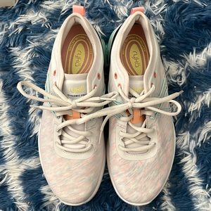 NWOT ryka dynamic pro shoes, size 8